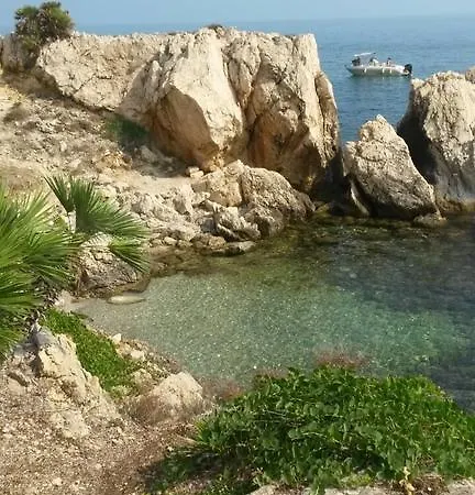 Grotte Di Polifemo